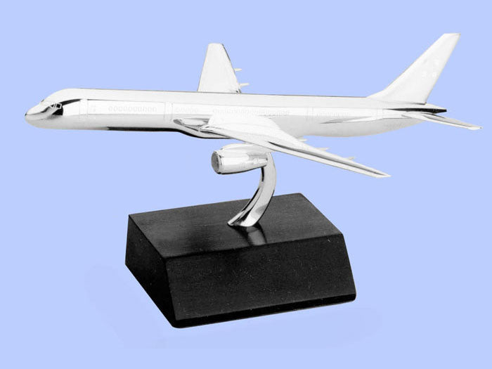 Silver Model of the Boeing 757-200 Silver Model of the Boeing 757-200