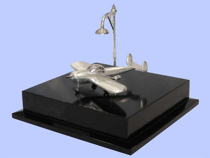 Silver Model of the Alon Aircoup with Street Lamp